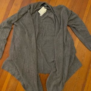 Barefoot Dreams Bamboo Chuc lite weekend wrap 2x